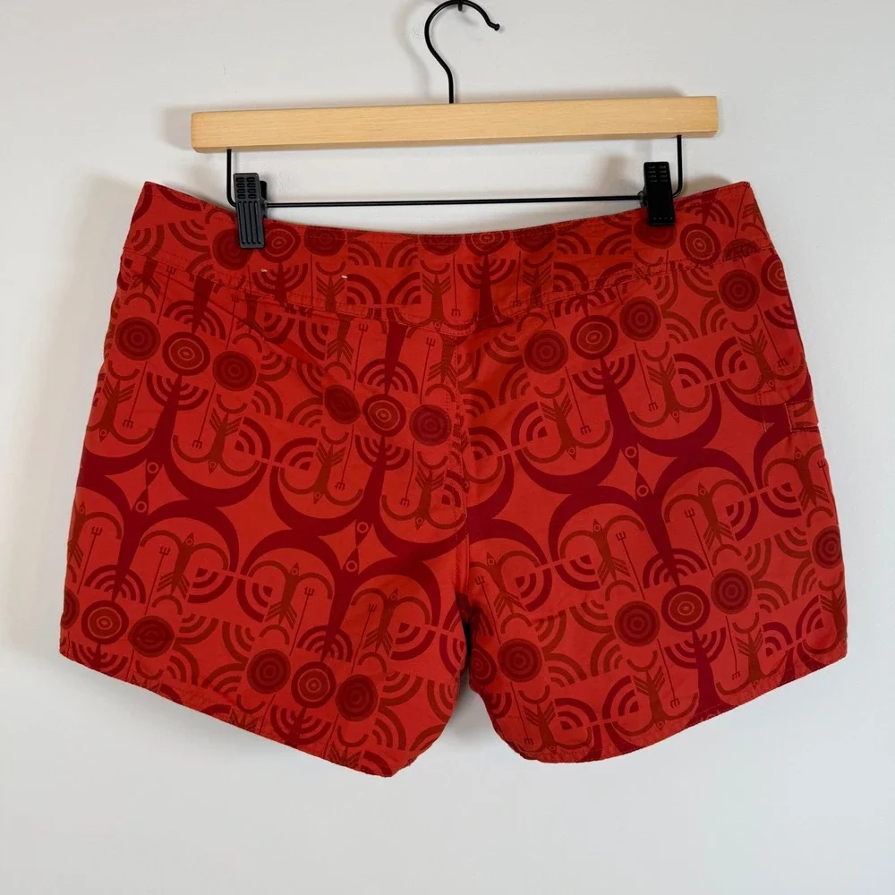 Patagonia Women's Wavefarer Red Board Shorts Swim Trunks Size 12‎ Aztec Pattern
